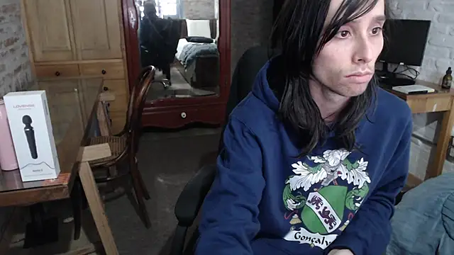 Snapshot of CaramelToy chatting on 11-10-25, 07:24 CaramelToy online show from 11-10-25, 07:24