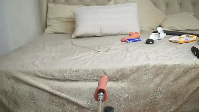 AprilHadid online show from 04-24-26, 08:22