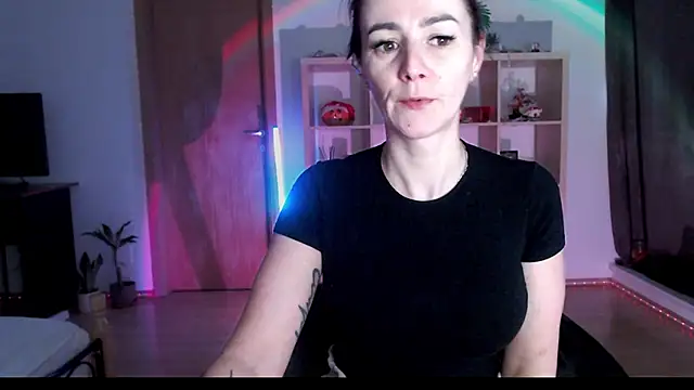 MissyDior8 online show from 12-18-25, 07:58