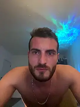 Snapshot of RooftopClimber chatting on 11-14-25, 01:59 RooftopClimber online show from 11-14-25, 01:59