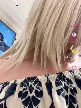 HOTLadyluna online show from 04-25-26, 01:41