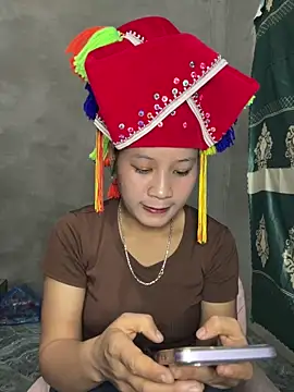 -Huong-99 online show from 02-11-26, 12:32