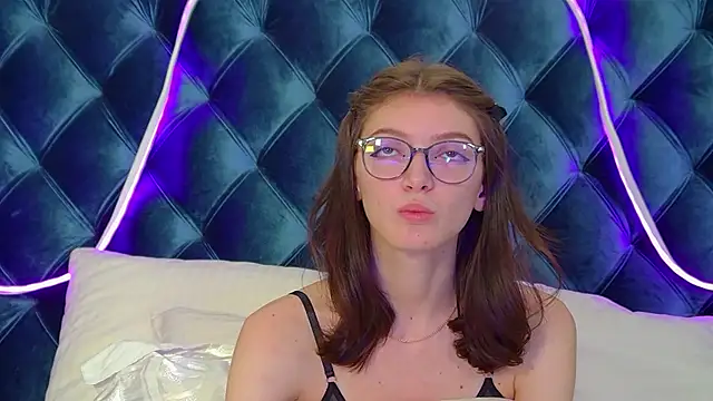 Snapshot of SophiaProve chatting on 11-21-25, 03:22 SophiaProve online show from 11-21-25, 03:22