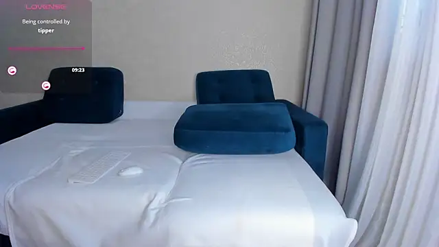 Snapshot of pandora_gold chatting on 10-25-25, 10:45 pandora gold online show from 10-25-25, 10:45