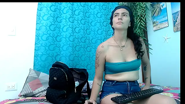 Snapshot of salomesmit666 chatting on 11-19-25, 07:14 salomesmit666 online show from 11-19-25, 07:14