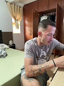 Lucasjandre online show from 04-02-26, 07:44