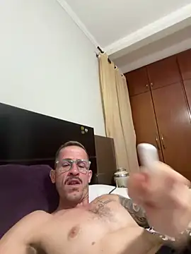 Snapshot of Lucasjandre chatting on 05-16-26, 01:02 Lucasjandre online show from 05-16-26, 01:02