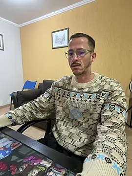 Snapshot of Lucasjandre chatting on 06-09-26, 01:39 Lucasjandre online show from 06-09-26, 01:39