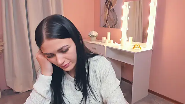 Snapshot of ShanelLevoy chatting on 11-12-25, 01:55 ShanelLevoy online show from 11-12-25, 01:55