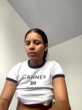 Snapshot of lineichun1708 chatting on 11-11-25, 01:22 lineichun1708 online show from 11-11-25, 01:22