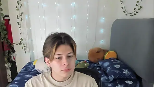 Snapshot of Felix_kitty chatting on 12-05-25, 07:10 Felix kitty online show from 12-05-25, 07:10