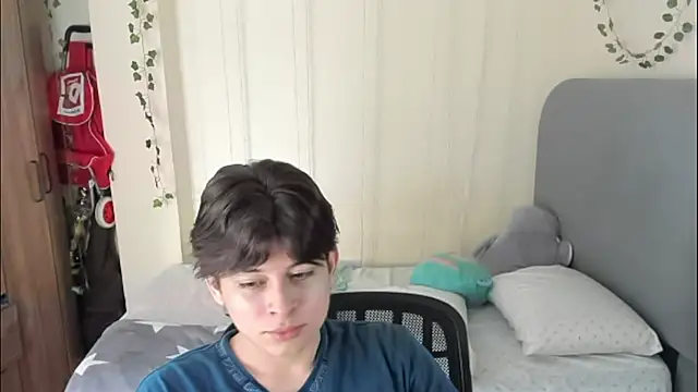 Felix kitty online show from 03-05-26, 07:54