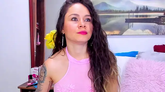 Snapshot of Aurora_Real chatting on 11-26-25, 02:45 Aurora Real online show from 11-26-25, 02:45