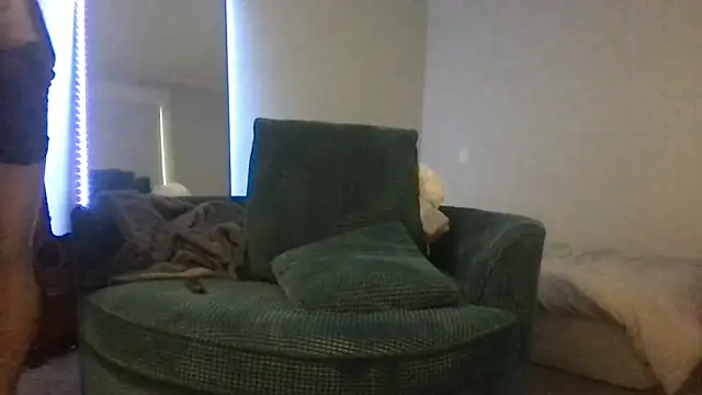 Snapshot of sculpteddesire chatting on 11-27-25, 09:17 sculpteddesire online show from 11-27-25, 09:17