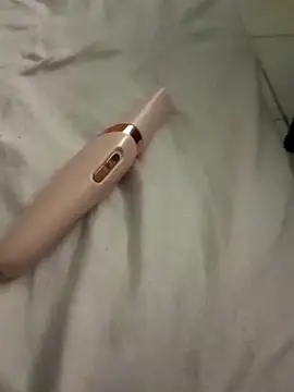 Snapshot of _-_-_-sthefany_-_-_- chatting on 11-11-25, 06:08 - - -sthefany - - - online show from 11-11-25, 06:08