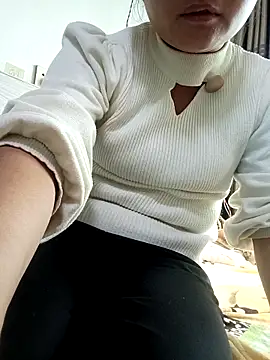 Snapshot of Nuomi6 chatting on 11-20-25, 01:39 Nuomi6 online show from 11-20-25, 01:39