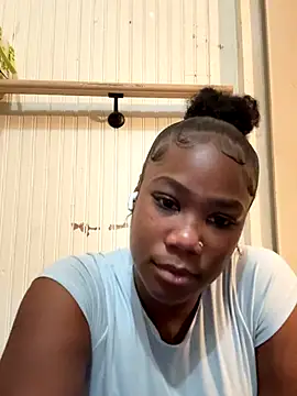 Snapshot of Issa_smooch chatting on 11-12-25, 03:23 Issa smooch online show from 11-12-25, 03:23