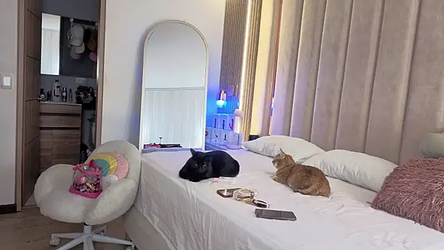 Snapshot of Iamnyxy chatting on 12-01-25, 11:04 Iamnyxy online show from 12-01-25, 11:04