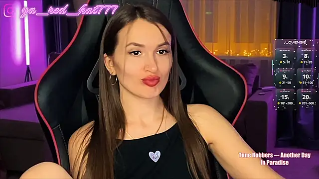 Snapshot of -RED_HAT- chatting on 05-28-26, 05:10 -RED HAT- online show from 05-28-26, 05:10