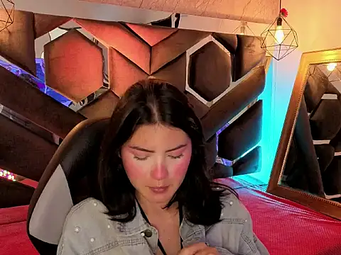 Brandy collinss online show from 04-05-26, 04:59