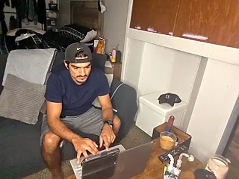 Snapshot of piggylatino chatting on 11-13-25, 05:17 piggylatino online show from 11-13-25, 05:17