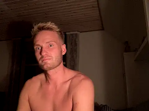 Snapshot of SUB-Blond chatting on 11-13-25, 08:41 SUB-Blond online show from 11-13-25, 08:41