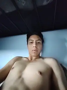 Snapshot of ianyoung18 chatting on 11-13-25, 06:51 ianyoung18 online show from 11-13-25, 06:51