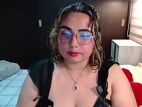 YiniBelle online show from 02-27-26, 04:45