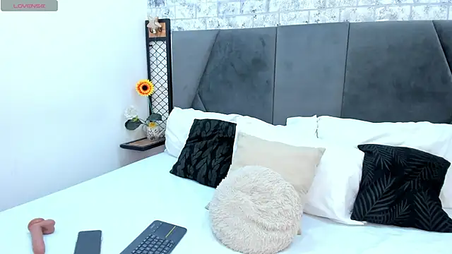 Maray Lous online show from 11-27-25, 09:28