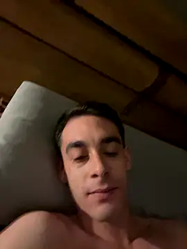 Snapshot of 18k_boss chatting on 11-12-25, 12:11 18k boss online show from 11-12-25, 12:11