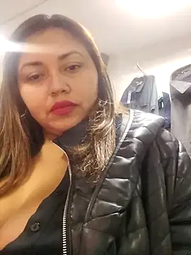 Snapshot of la_beba20 chatting on 12-04-25, 11:02 la beba20 online show from 12-04-25, 11:02