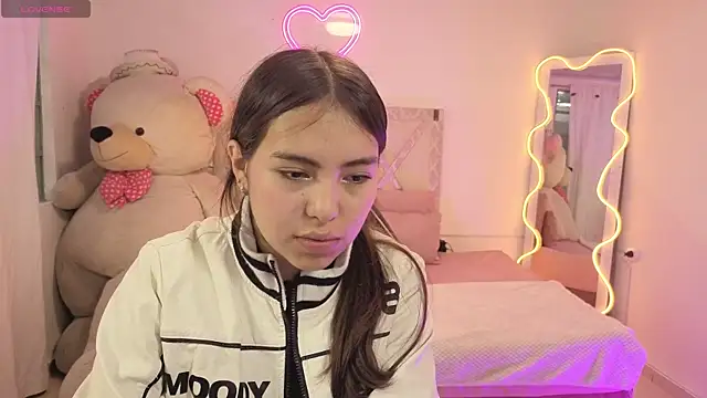 ISABELA TAY online show from 01-07-26, 11:45