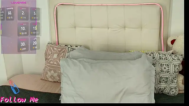 Daphne Hills online show from 02-27-26, 06:19