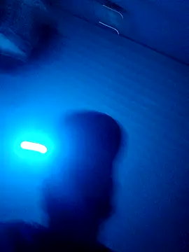 Snapshot of hotguy71000 chatting on 11-21-25, 07:56 hotguy71000 online show from 11-21-25, 07:56