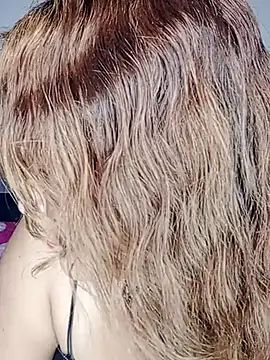 Snapshot of Alixx_01 chatting on 11-27-25, 01:07 Alixx 01 online show from 11-27-25, 01:07