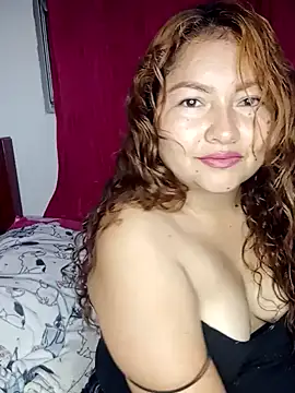 Snapshot of Alixx_01 chatting on 12-18-25, 11:55 Alixx 01 online show from 12-18-25, 11:55