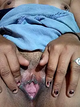 Snapshot of Hot_kamla chatting on 11-13-25, 06:45 Hot kamla online show from 11-13-25, 06:45