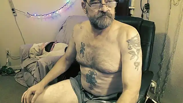 Snapshot of MrBigginTX chatting on 02-04-26, 11:42 MrBigginTX online show from 02-04-26, 11:42