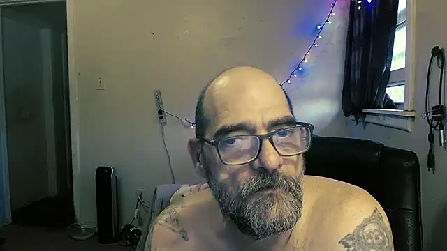 Snapshot of MrBigginTX chatting on 02-05-26, 11:42 MrBigginTX online show from 02-05-26, 11:42