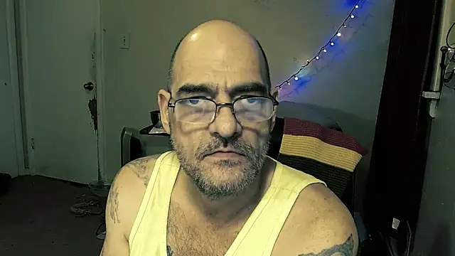 Snapshot of MrBigginTX chatting on 02-18-26, 08:32 MrBigginTX online show from 02-18-26, 08:32