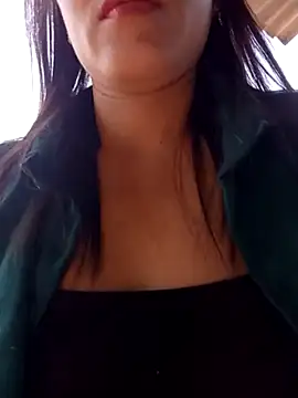 Snapshot of Lyly_sexyy chatting on 11-28-25, 04:15 Lyly sexyy online show from 11-28-25, 04:15