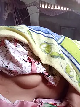 Snapshot of Lyly_sexyy chatting on 12-14-25, 05:24 Lyly sexyy online show from 12-14-25, 05:24