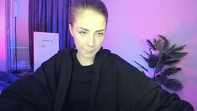 Snapshot of Aurora_Glow21 chatting on 02-03-26, 04:32 Aurora Glow21 online show from 02-03-26, 04:32