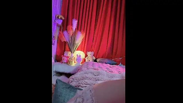 MiCandy-Lovee online show from 12-21-25, 06:42