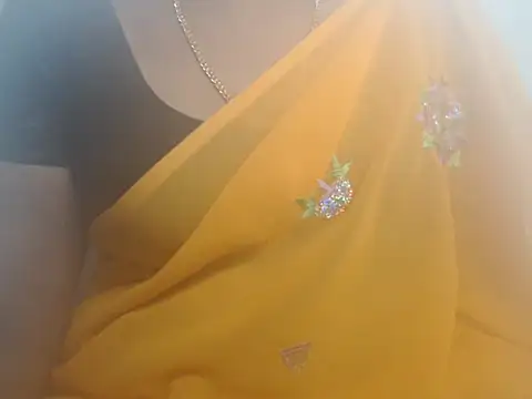 Snapshot of tamilsheelaaa chatting on 11-13-25, 04:17 tamilsheelaaa online show from 11-13-25, 04:17