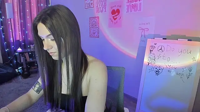 luna lust 212 online show from 03-28-26, 04:23