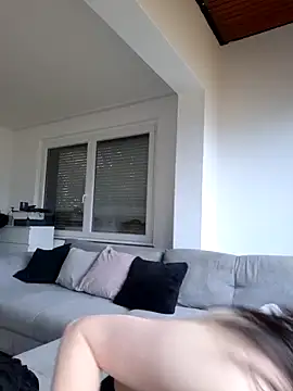 Snapshot of Lilly_hase chatting on 11-17-25, 09:37 Lilly hase online show from 11-17-25, 09:37