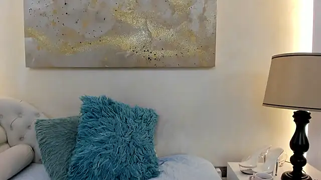 CarolinnaSaenz online show from 12-16-25, 11:15