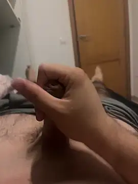 Snapshot of Yannick04 chatting on 11-13-25, 01:48 Yannick04 online show from 11-13-25, 01:48