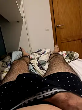 Snapshot of Yannick04 chatting on 11-17-25, 12:38 Yannick04 online show from 11-17-25, 12:38